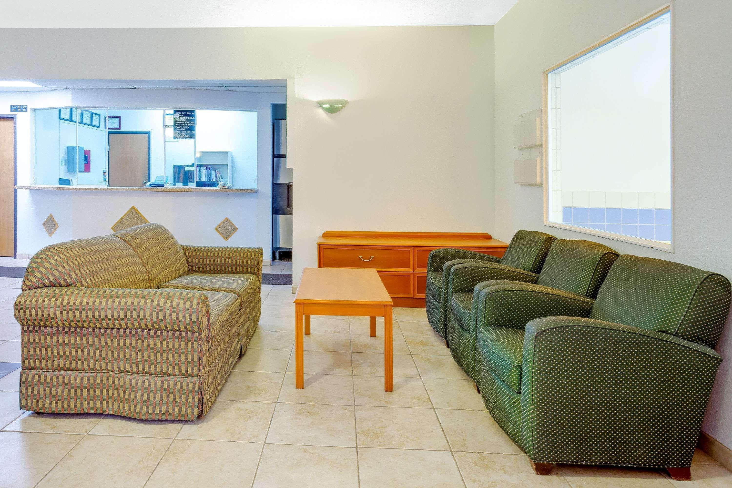 Super 8 By Wyndham Price Exterior foto